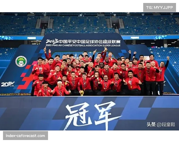 上海海港举办球迷开放日全力备战冲刺中超三连冠目标